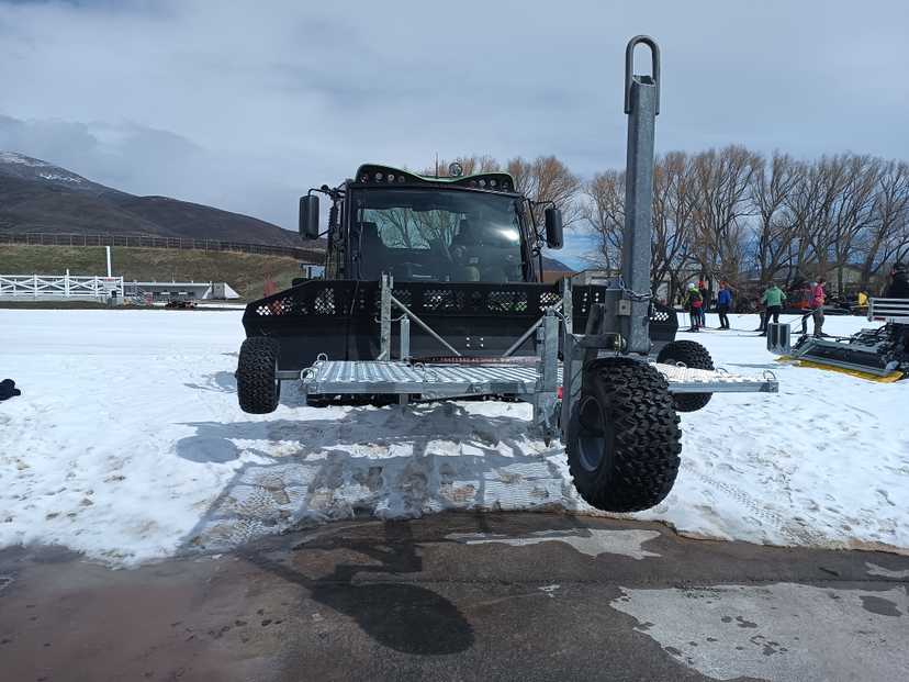 Alpine Hauler demo unit with bolt on Deck and Headache rack — photo 5