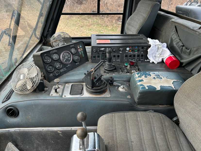 LMC 3700CF Beartrac – — photo 4