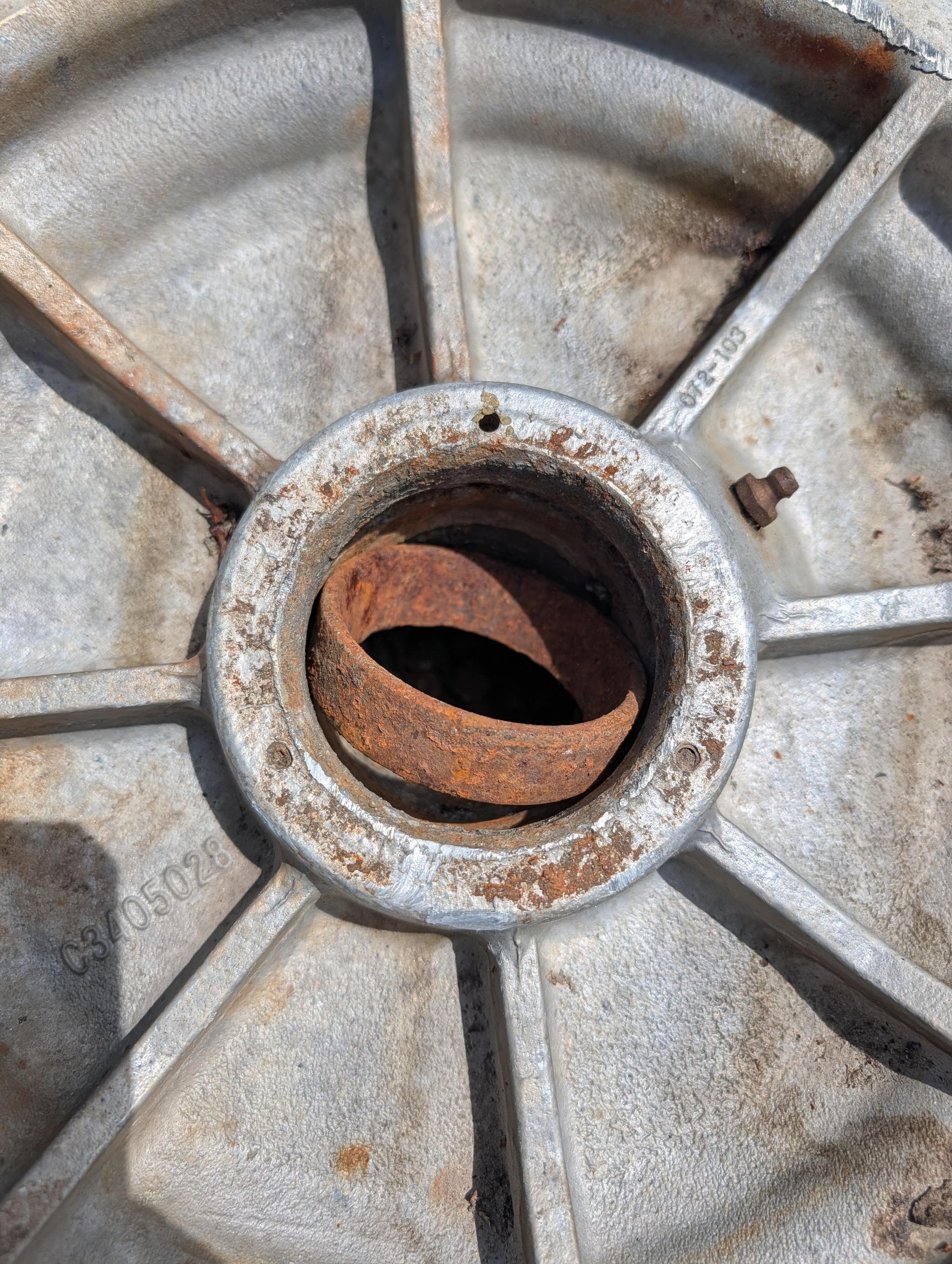 LMC Snowcat bogie wheel/tire - image 3