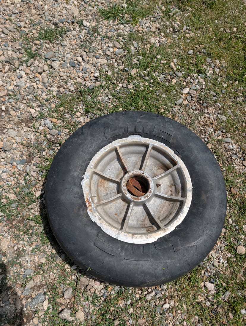 LMC Snowcat bogie wheel/tire — photo 2