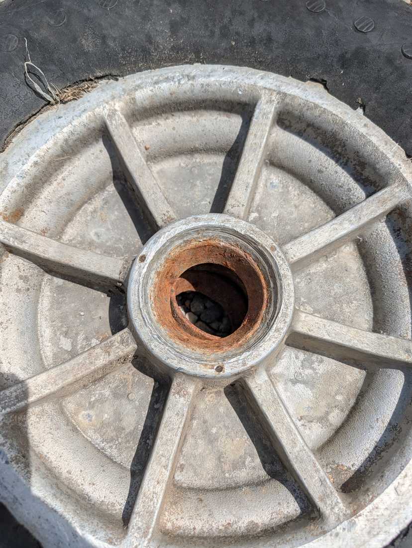 LMC Snowcat bogie wheel/tire — photo 4