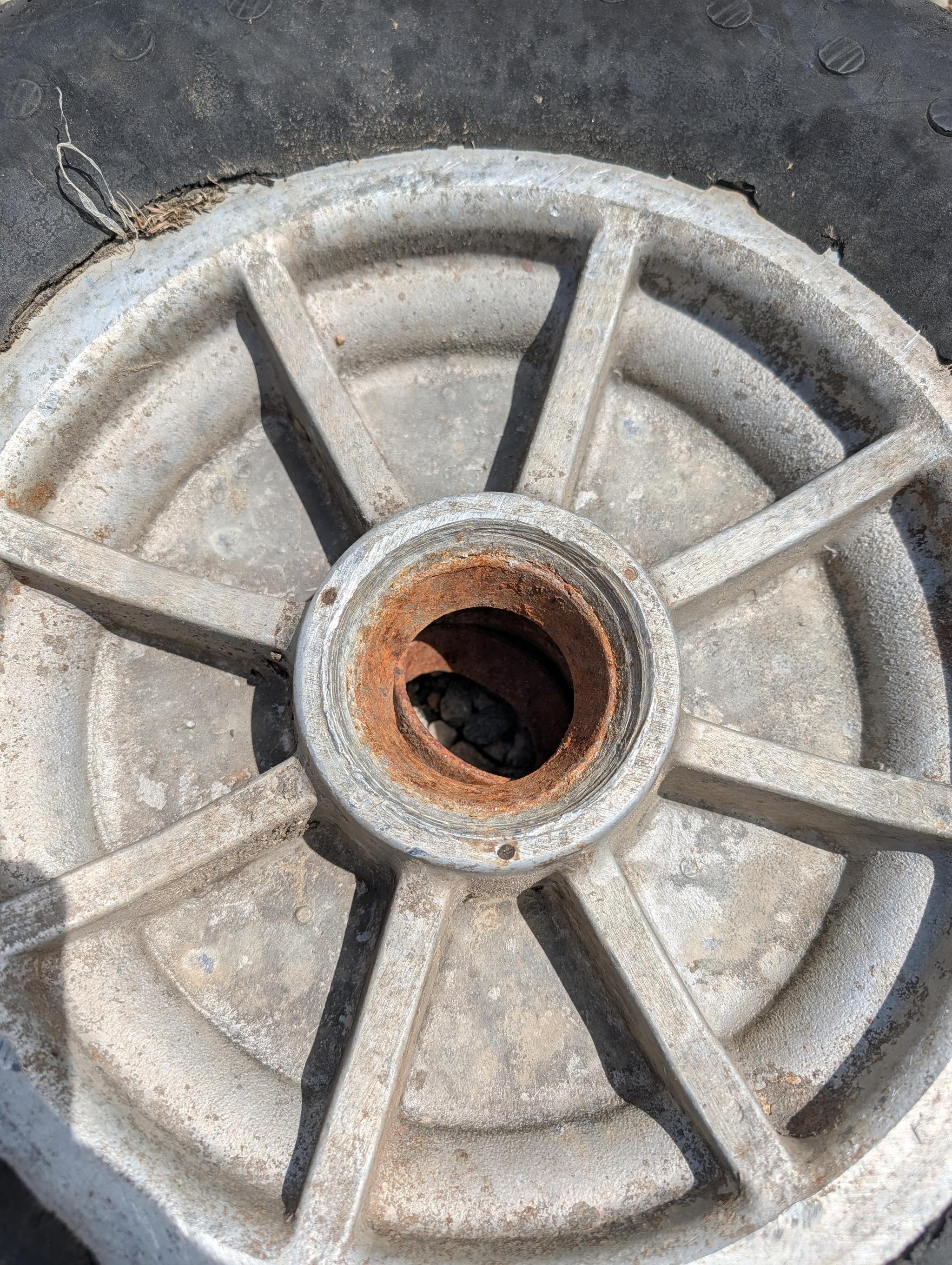 LMC Snowcat bogie wheel/tire - image 4