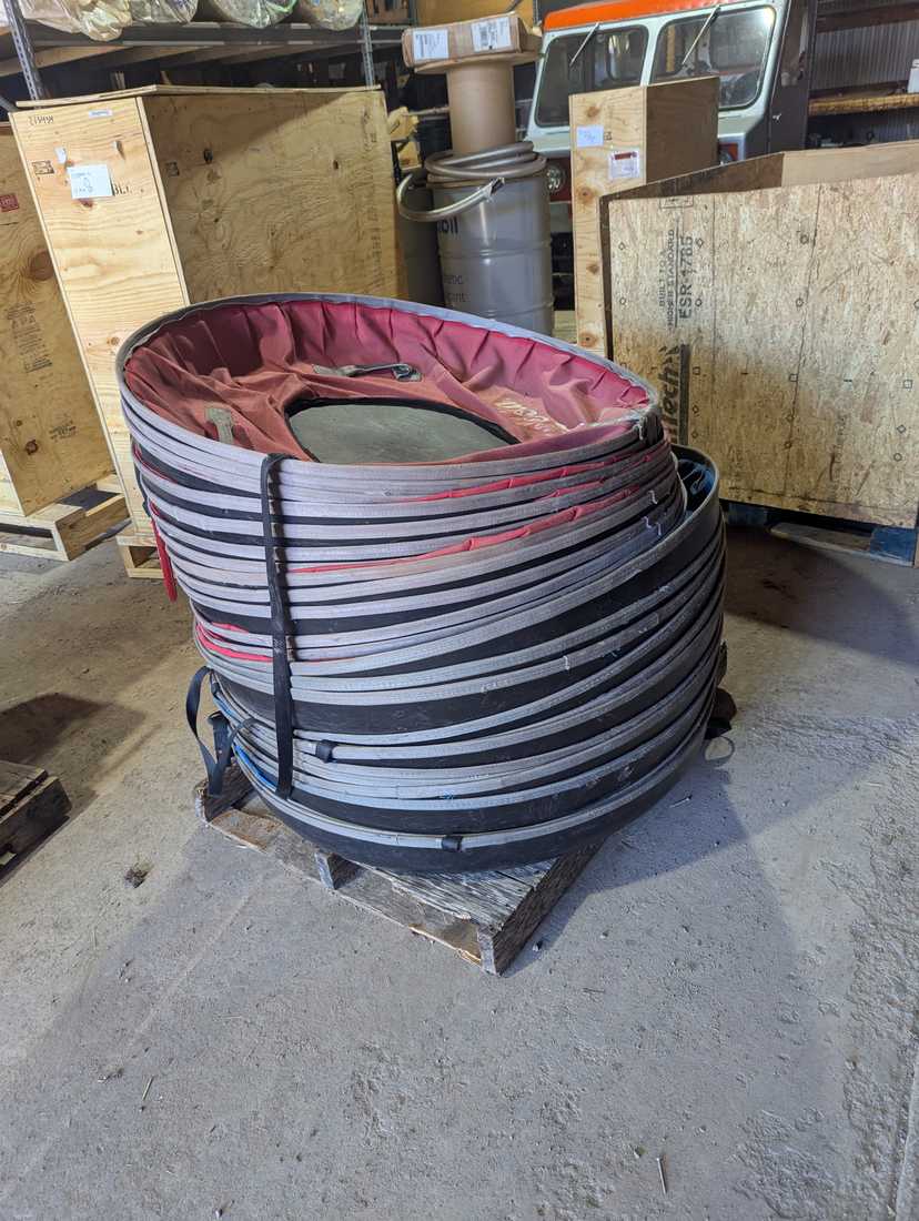 Lot A - 25 Tube Pro Snow Tubes