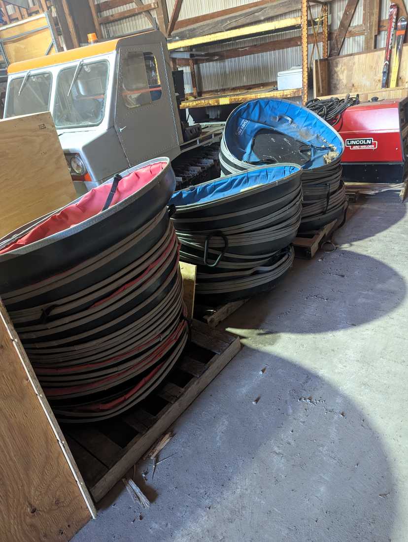 Lot D - 25 Tube Pro Snow Tubes