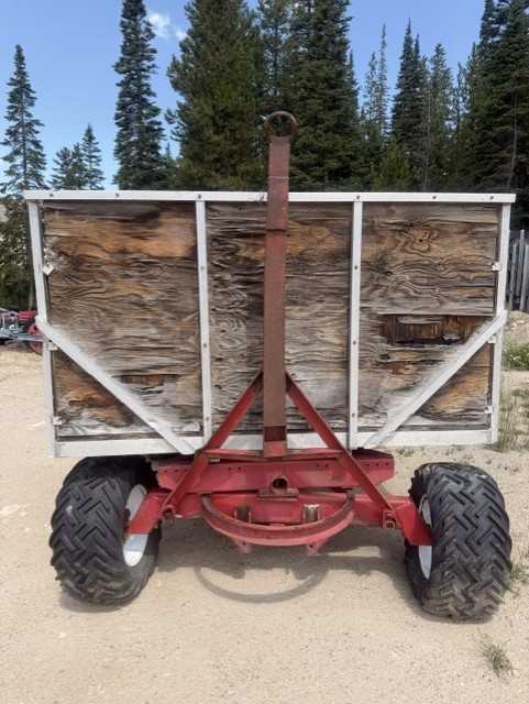 Red four wheel on mountain wagon/trailer — photo 4