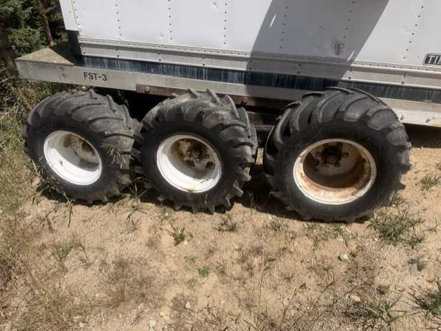 Three-Axle Enclosed Refrigerated Mountain Trailer - FST-3 — photo 8