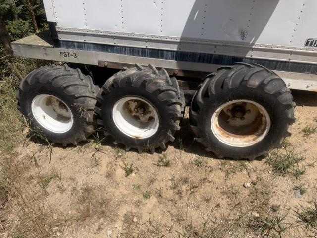 Three-Axle Enclosed Refrigerated Mountain Trailer - FST-3 - image 8