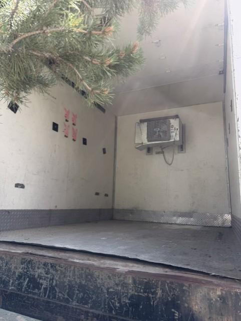 Three-Axle Enclosed Refrigerated Mountain Trailer - FST-3 - image 9