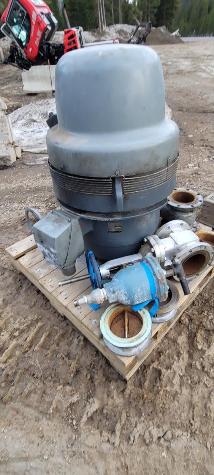 Three pump 1800 GPM booster station - image 25
