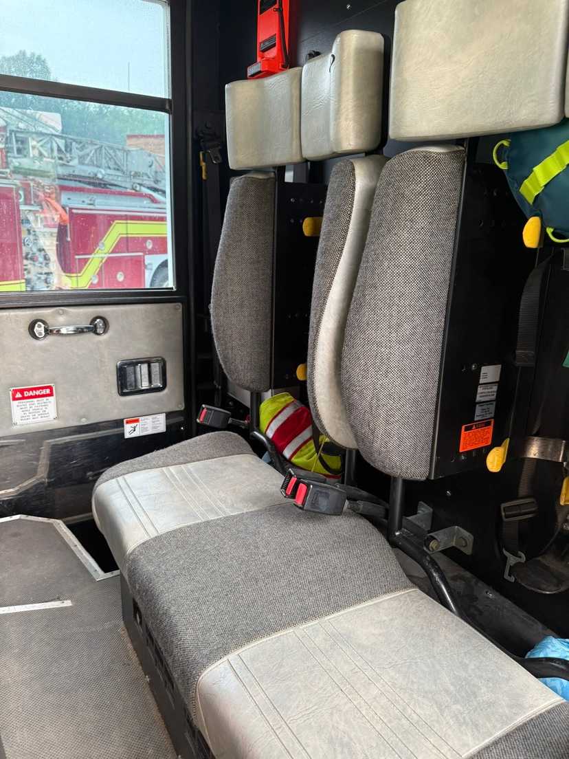 2000 Pierce 2000 Pumper — photo 8
