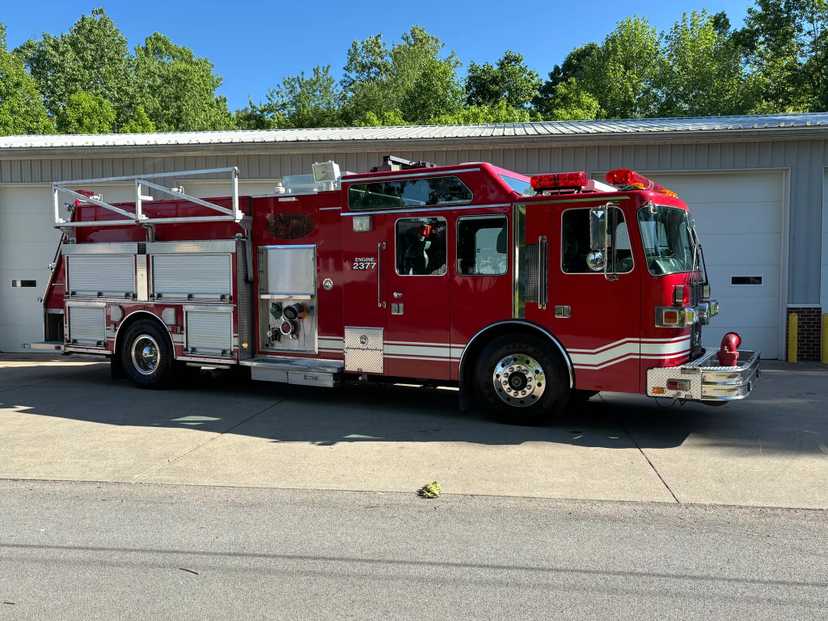 1996 Sutphen Deluge Pumper — photo 6