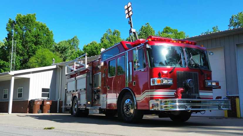 1996 Sutphen Deluge Pumper — photo 7