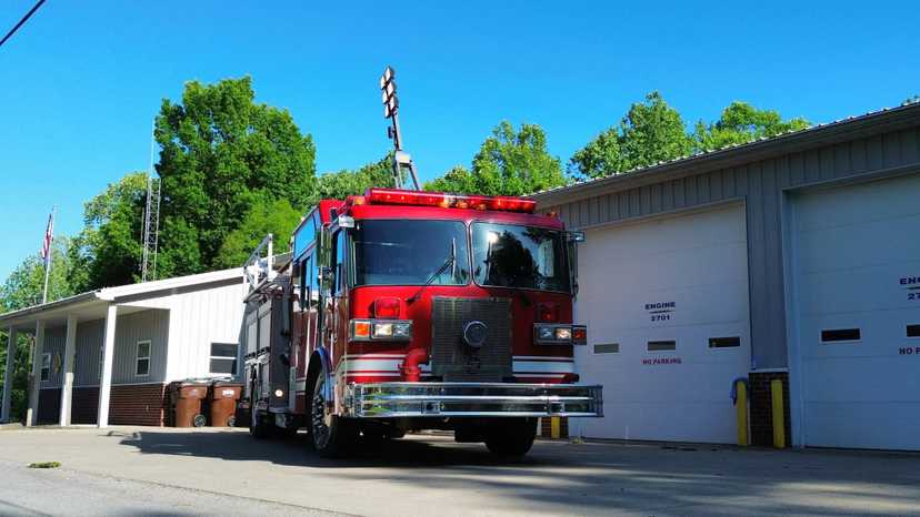 1996 Sutphen Deluge Pumper — photo 8