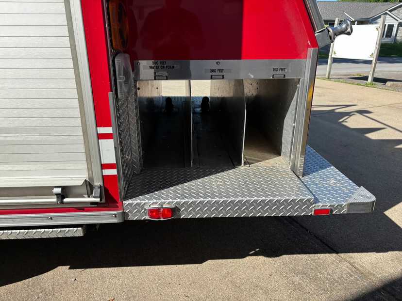 1996 Sutphen Deluge Pumper — photo 3
