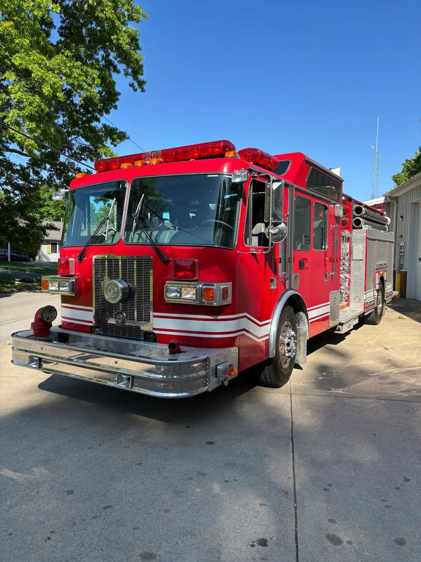 1996 Sutphen Deluge Pumper