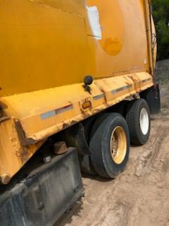 2010 CCC Kann Front Loader - image 6