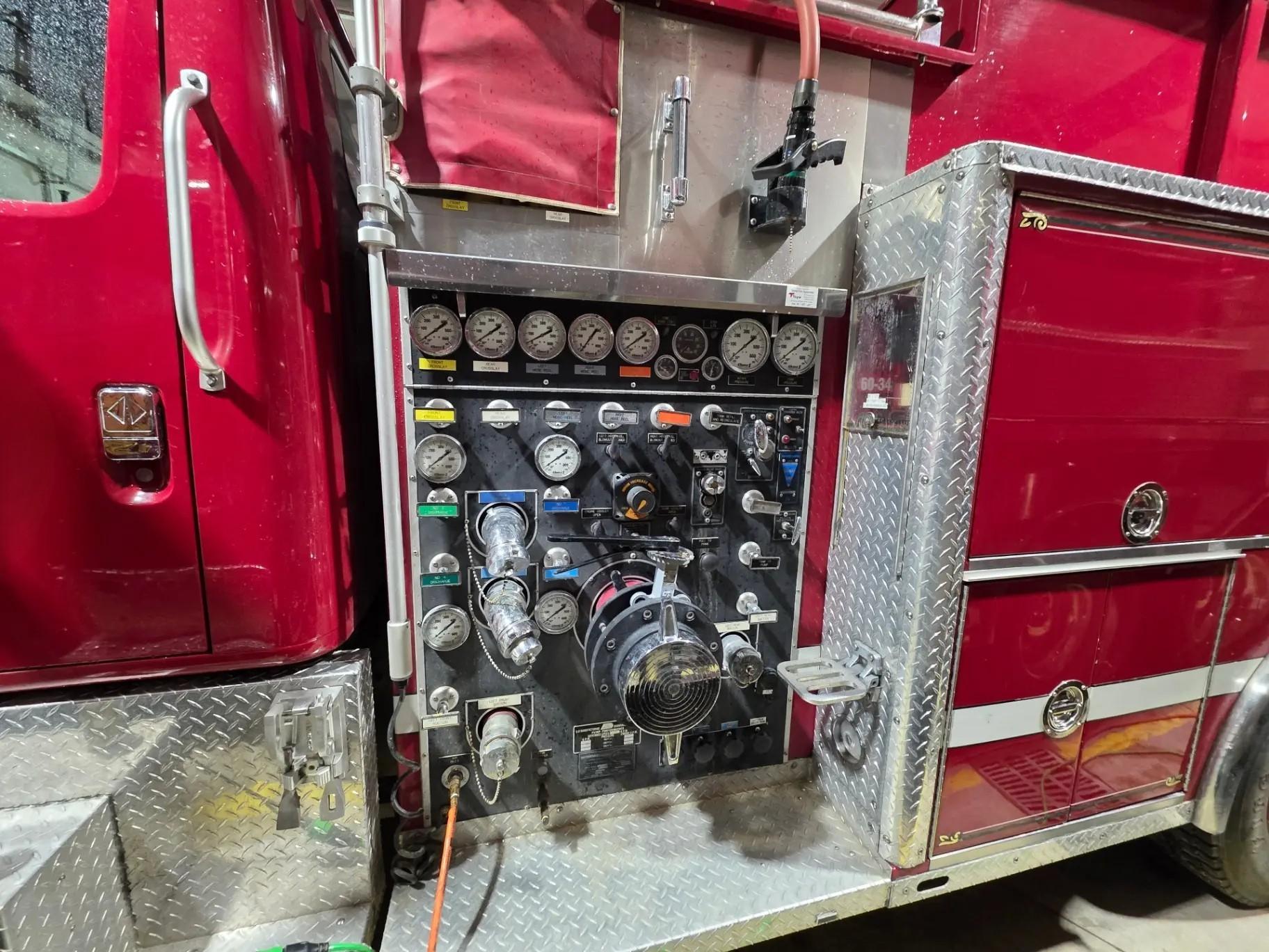 1996 International Pumper Tanker - image 5