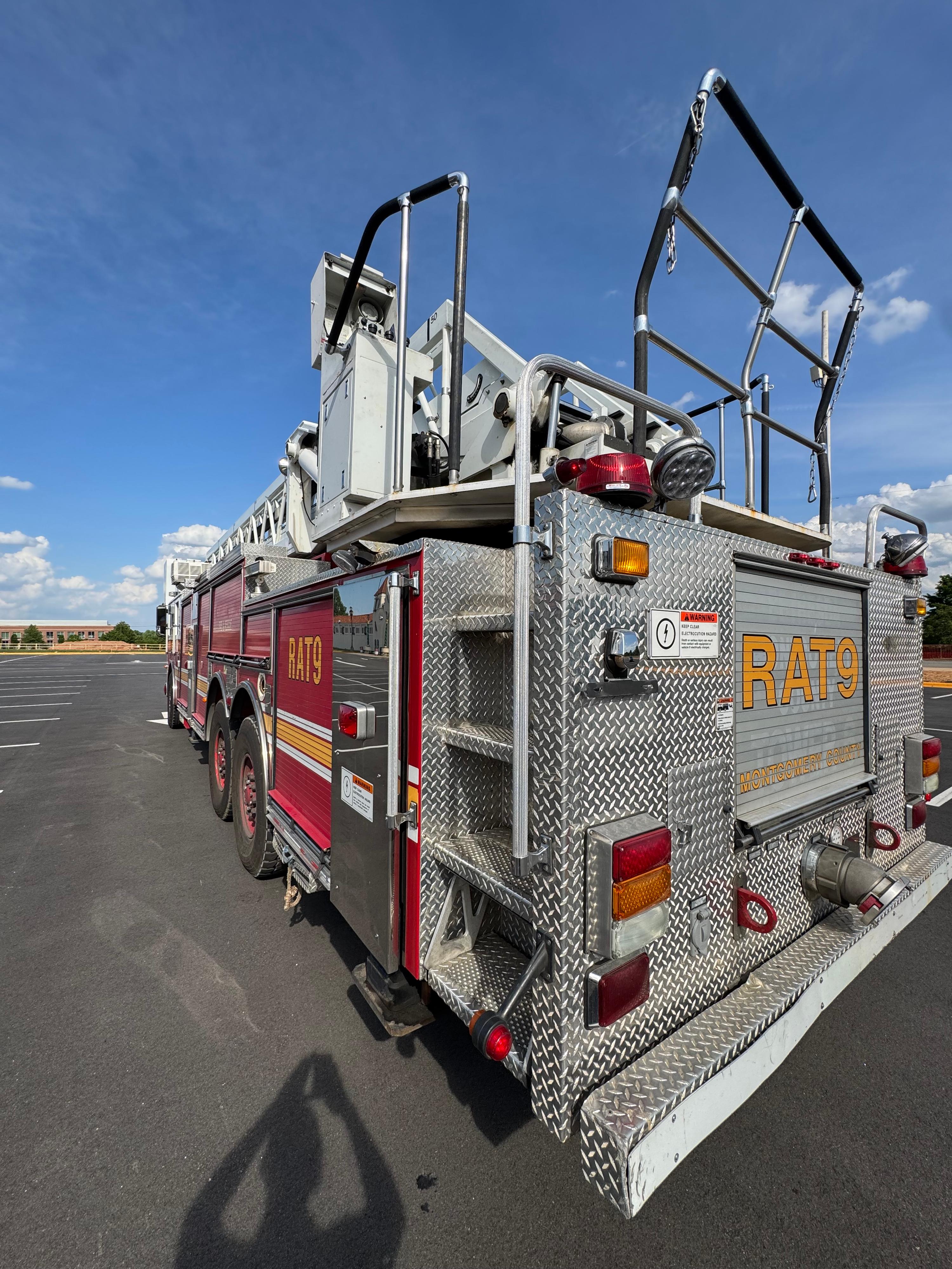 2002 Pierce Dash 100' Aerial - image 9