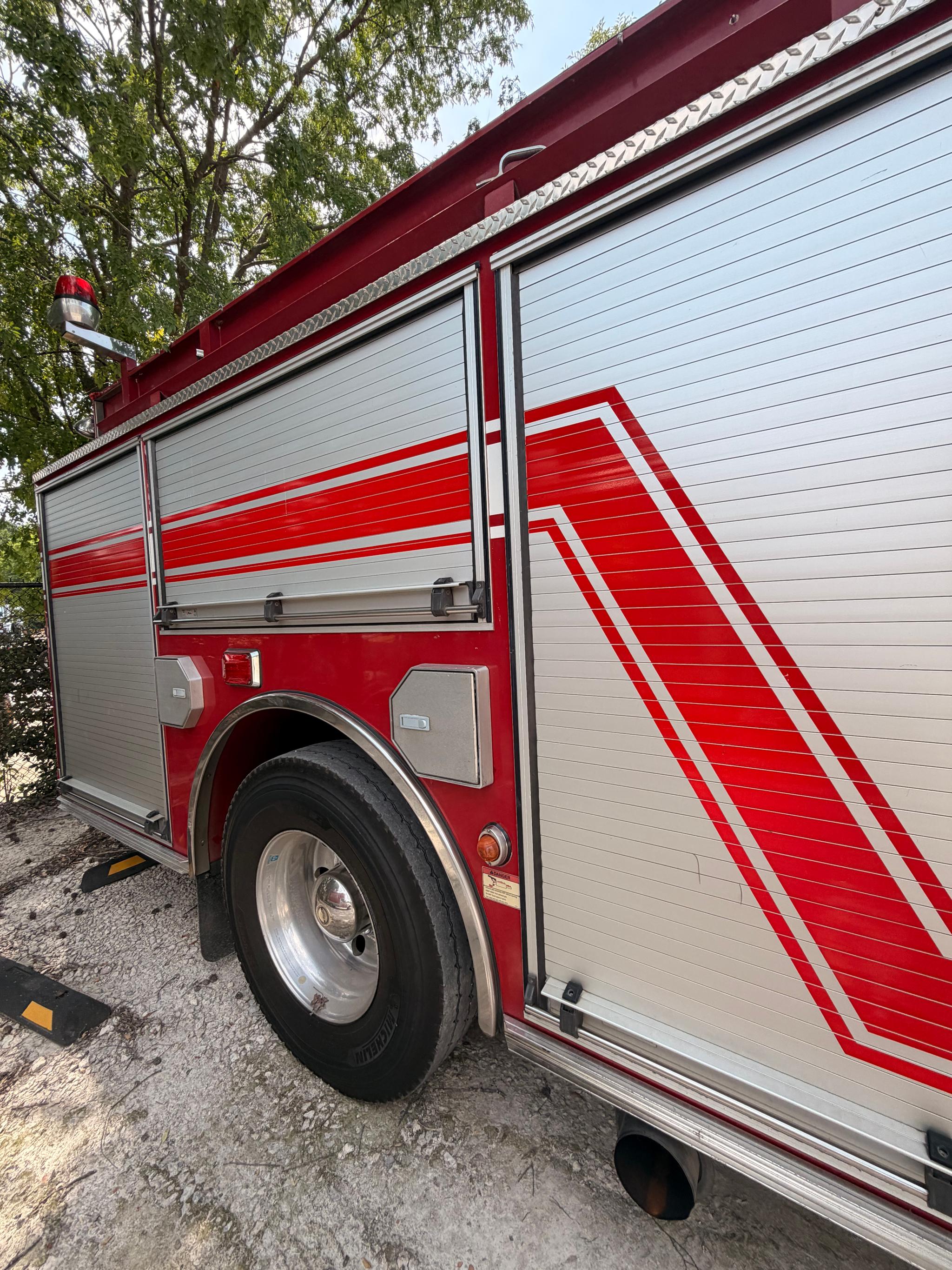 2009 Pierce Contender Pumper - image 5