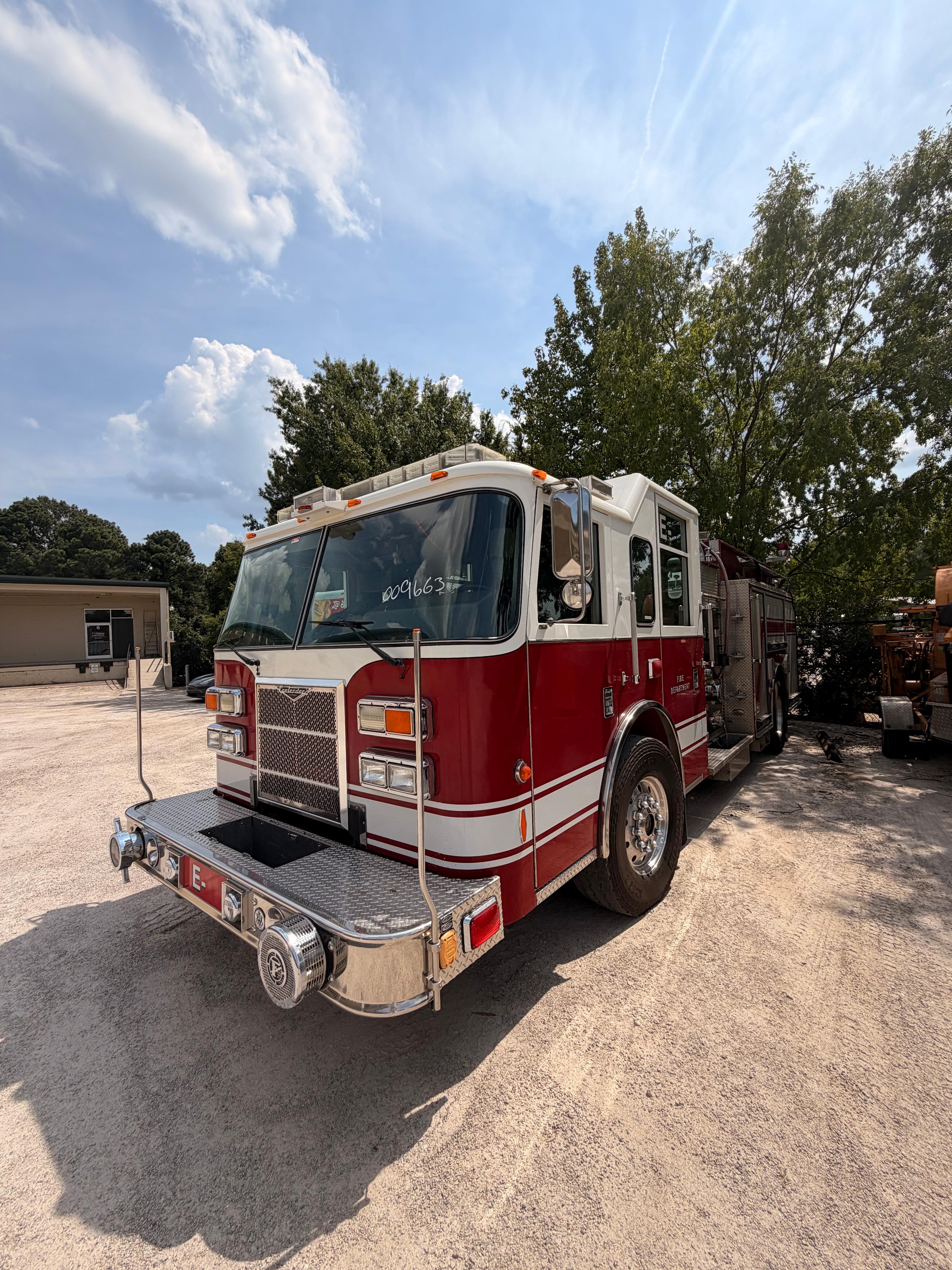 2009 Pierce Contender Pumper - image 3