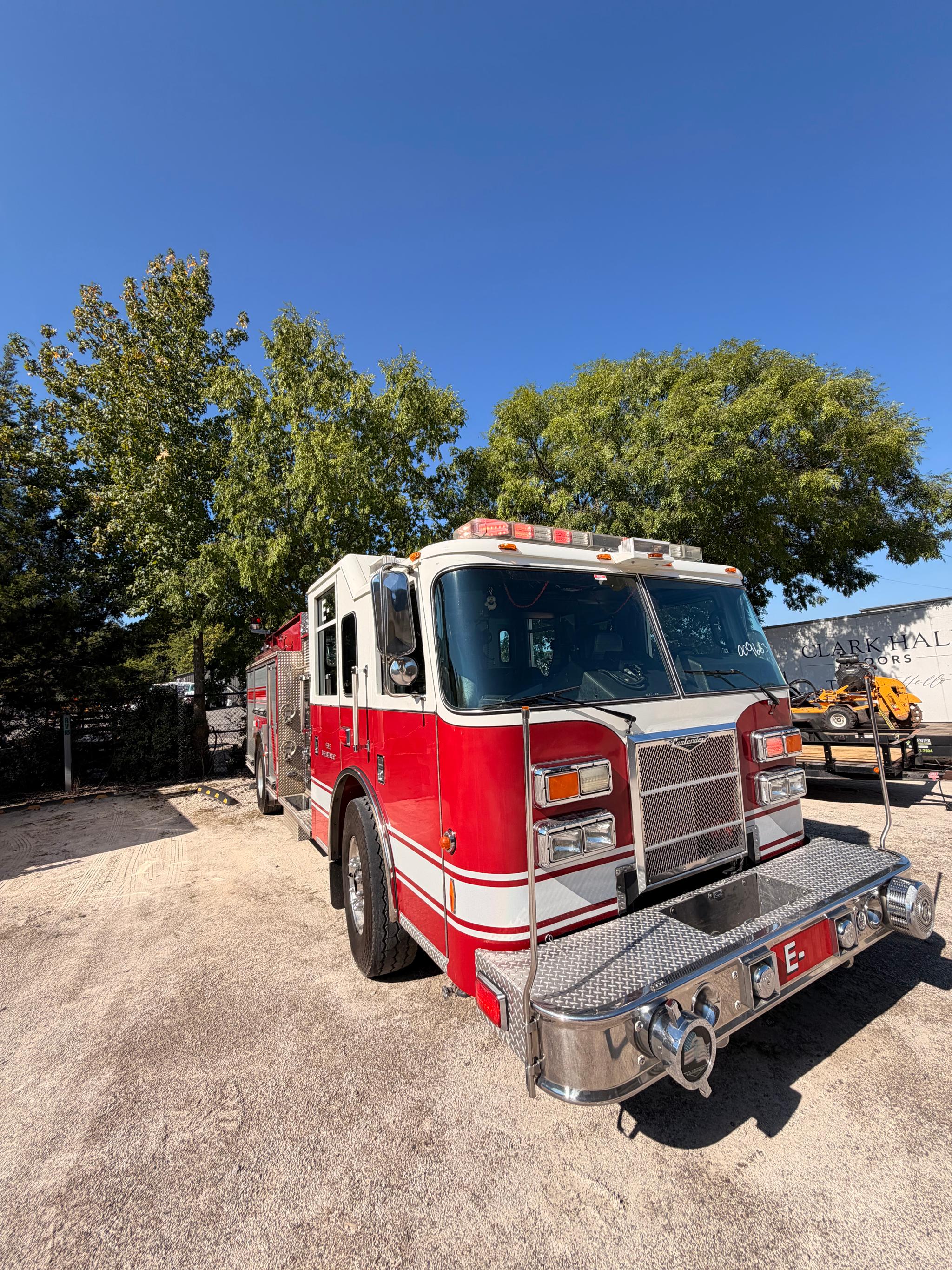 2009 Pierce Contender Pumper - image 2