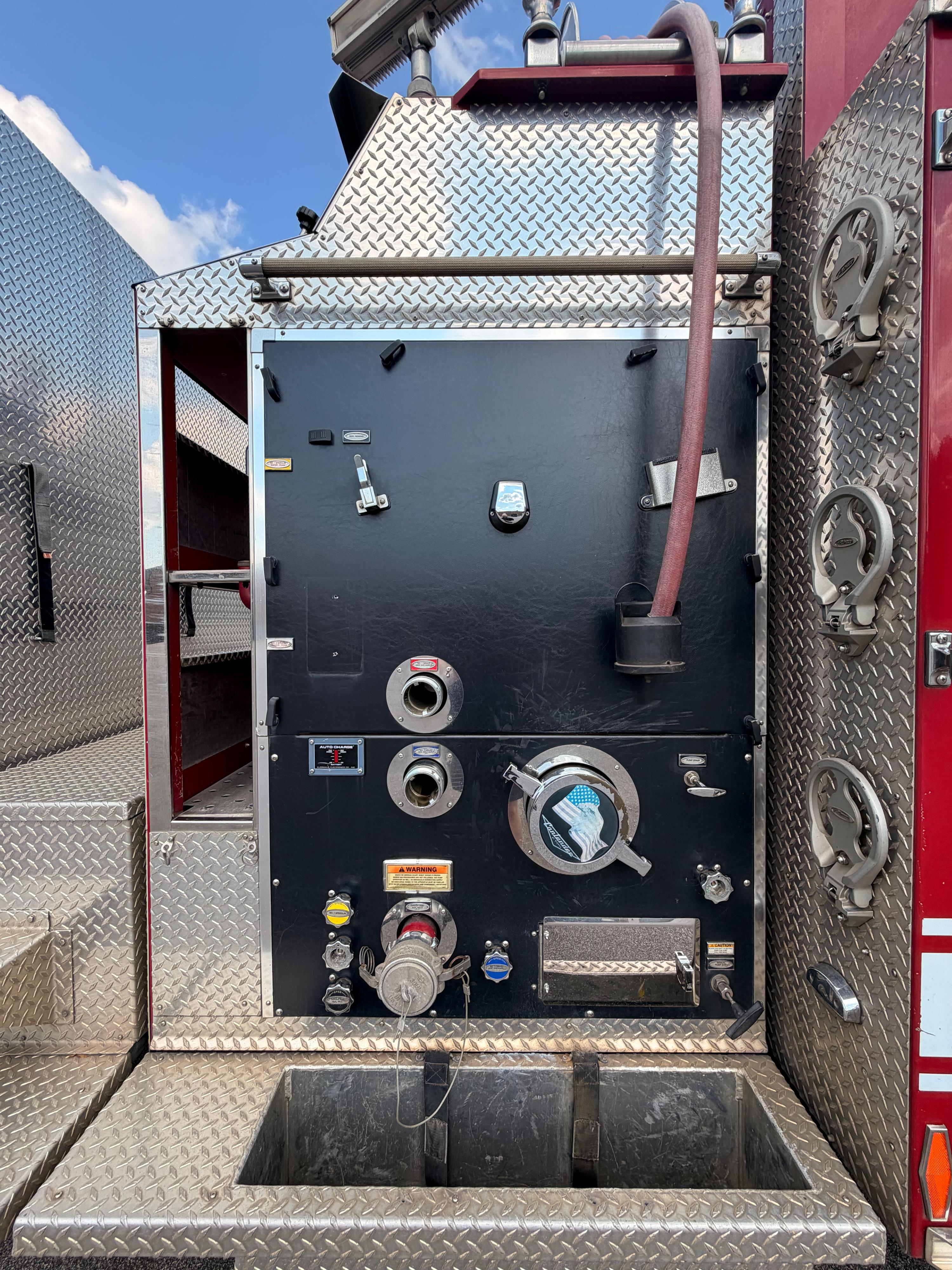 2009 Pierce Contender Pumper - image 14