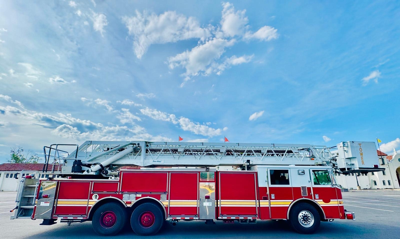 2002 Pierce Dash 100' Platform - image 2