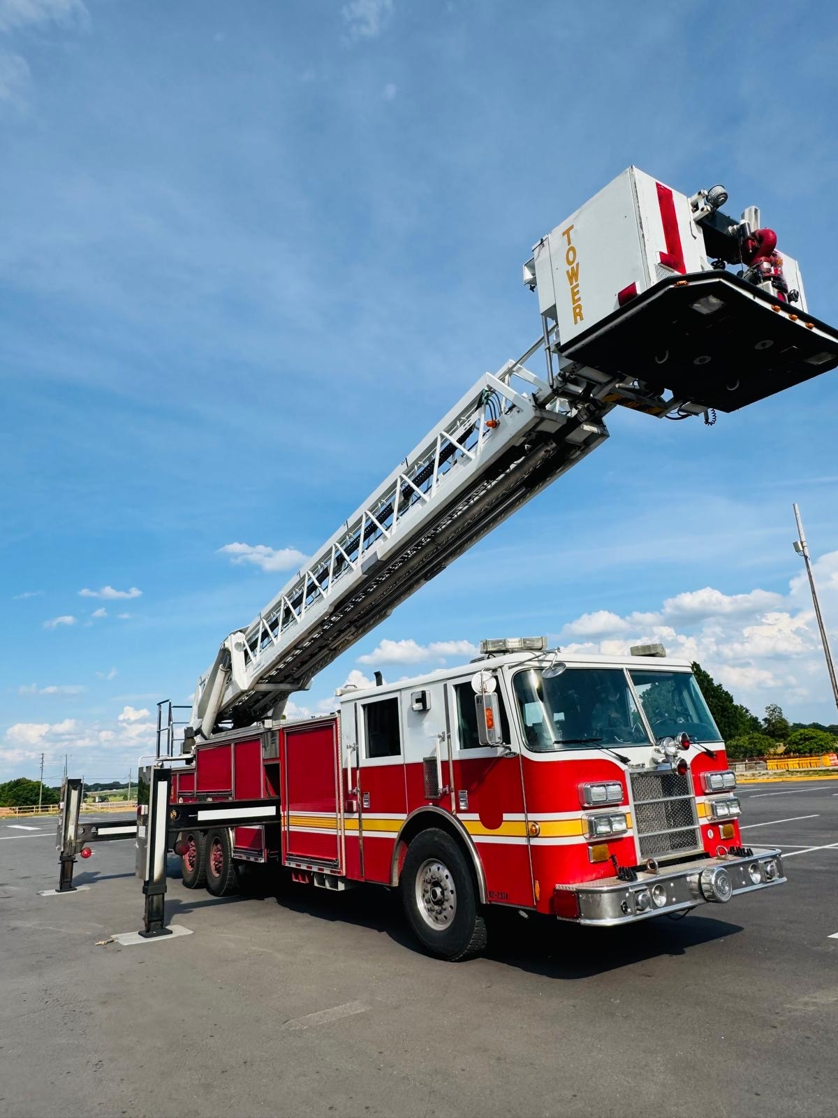 2002 Pierce Dash 100' Platform - image 1