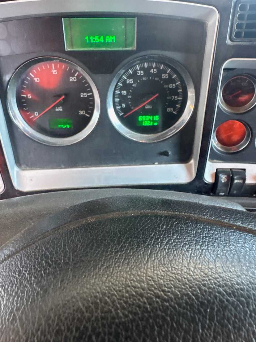 2015 Kenworth T660 Dump Truck — photo 7