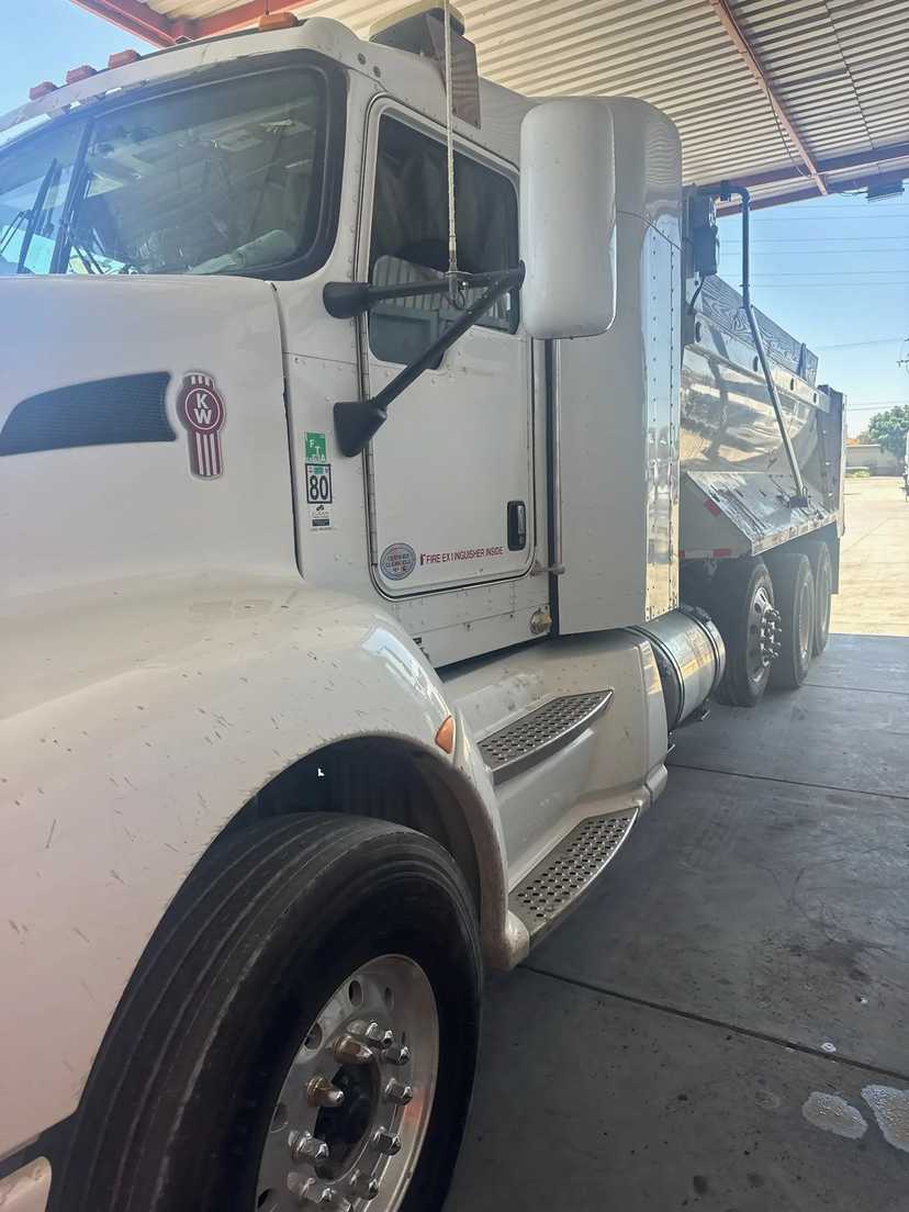 2015 Kenworth T660 Dump Truck