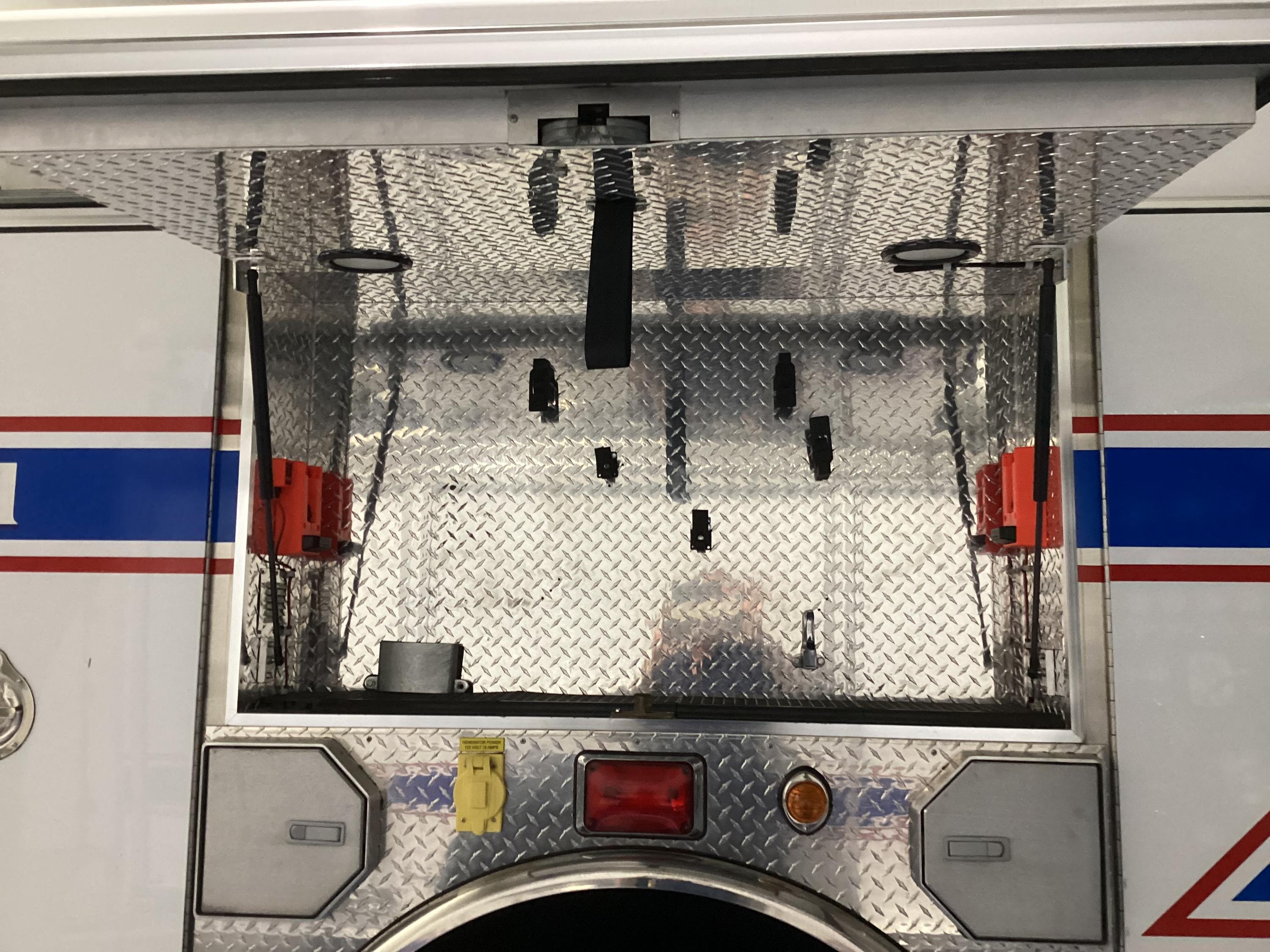 2010 Freightliner/EVI 4×4 Pumper - image 9