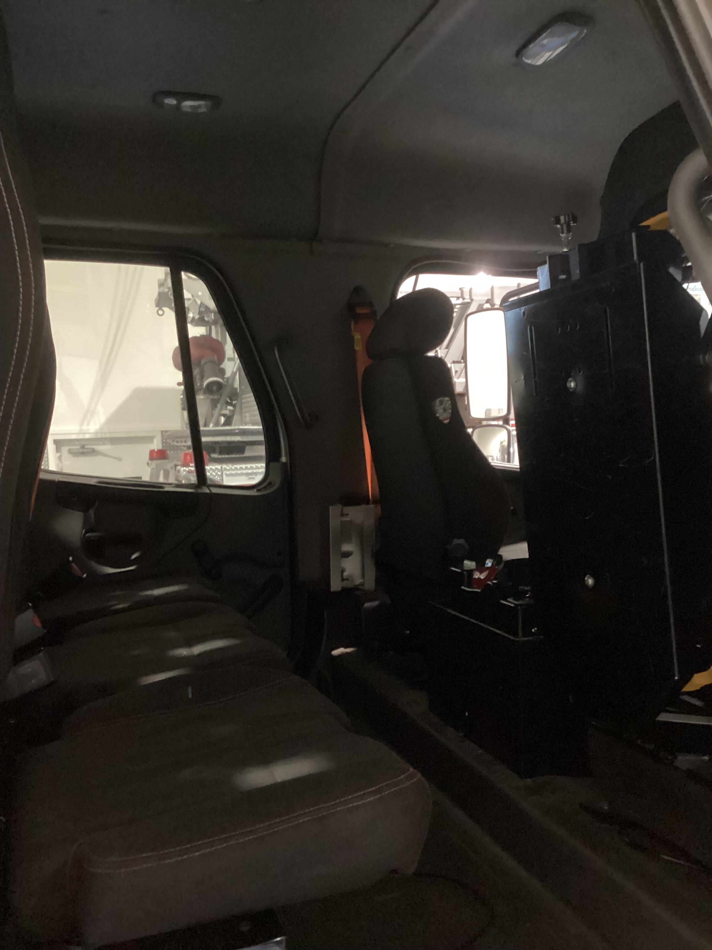 2010 Freightliner/EVI 4×4 Pumper - image 5