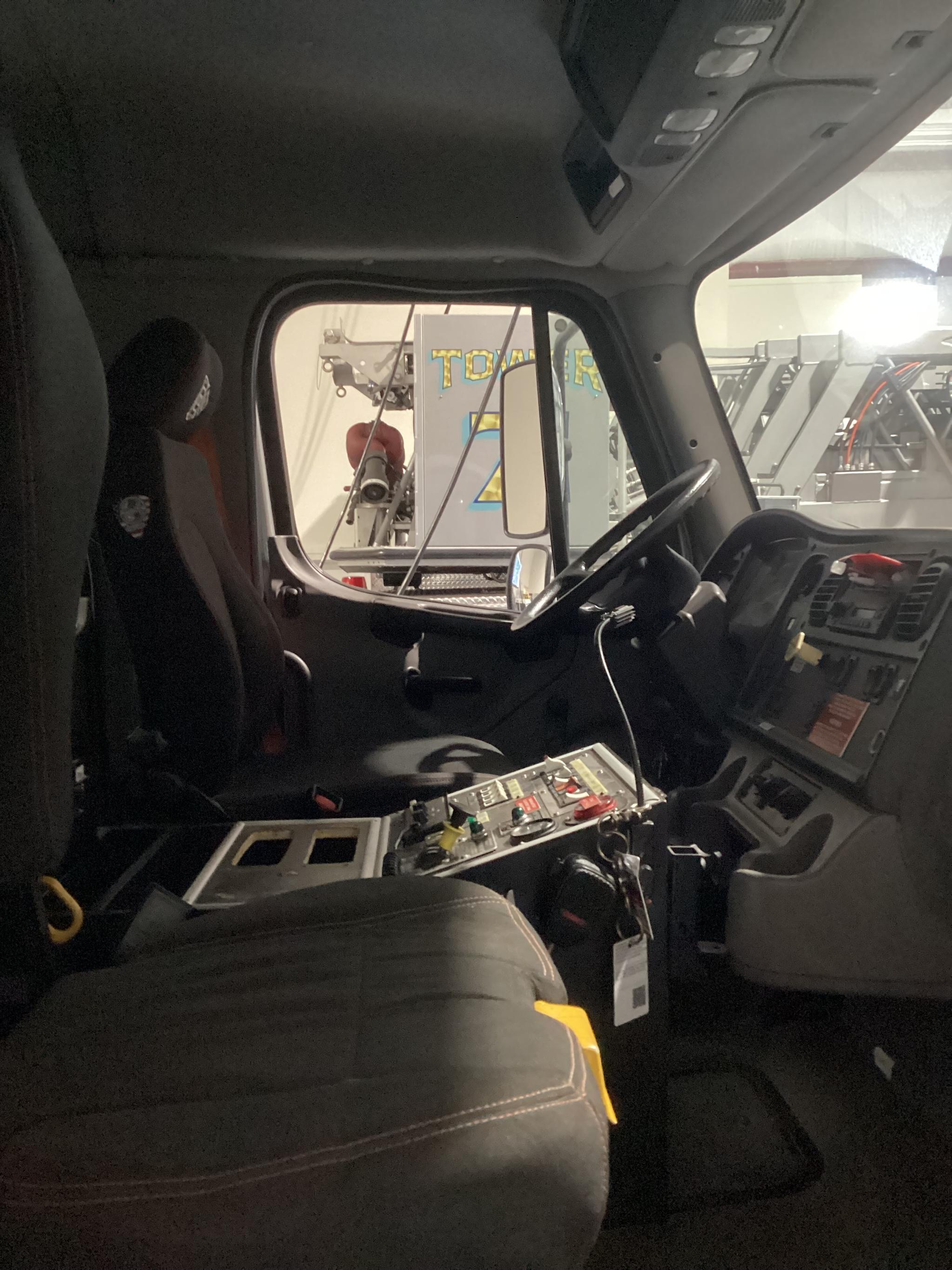 2010 Freightliner/EVI 4×4 Pumper - image 4