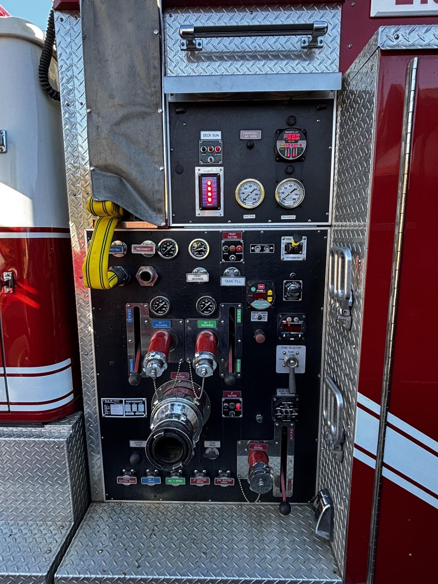1995 H&W International Pumper Tanker - image 8