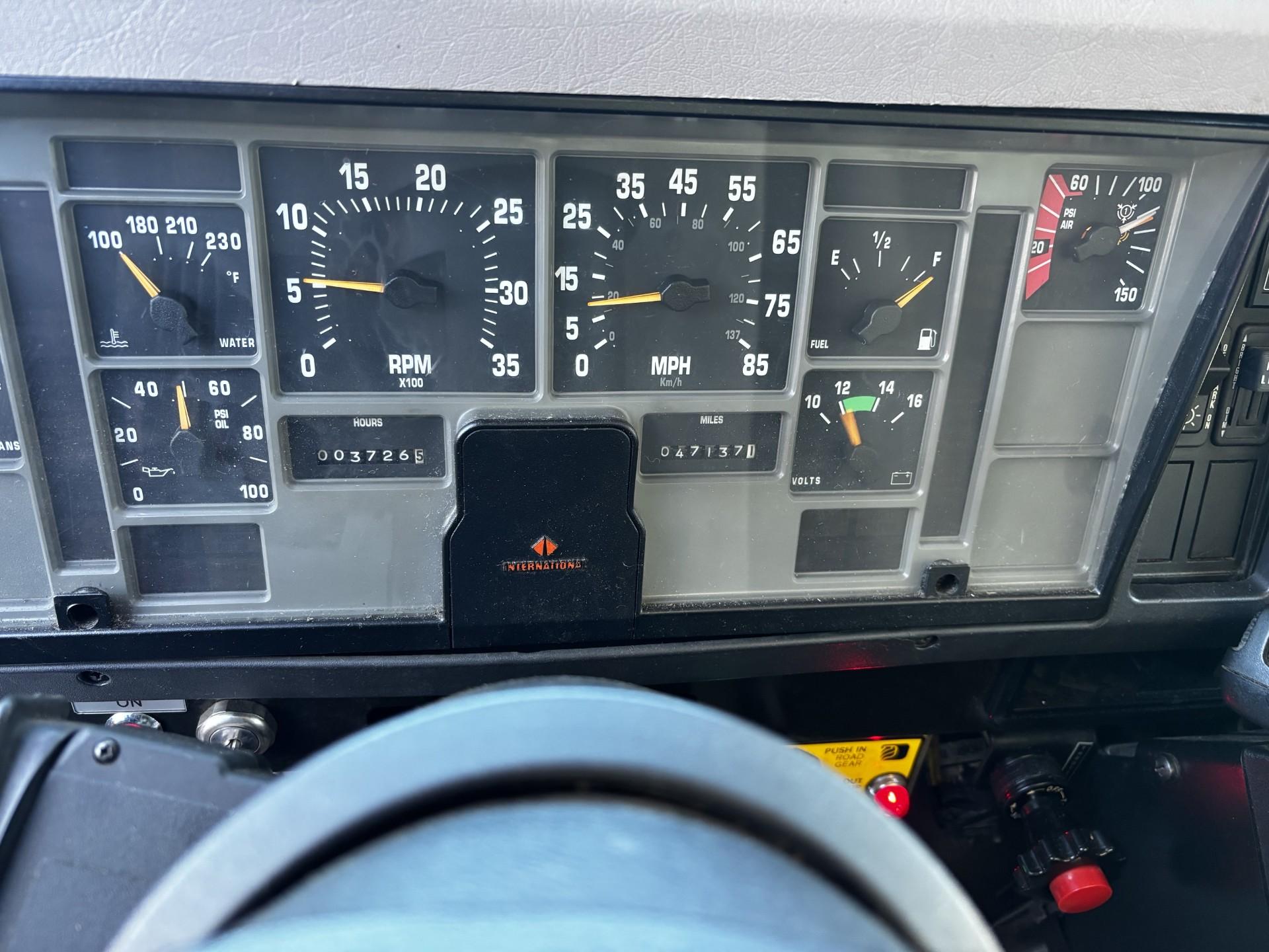 1995 H&W International Pumper Tanker - image 7