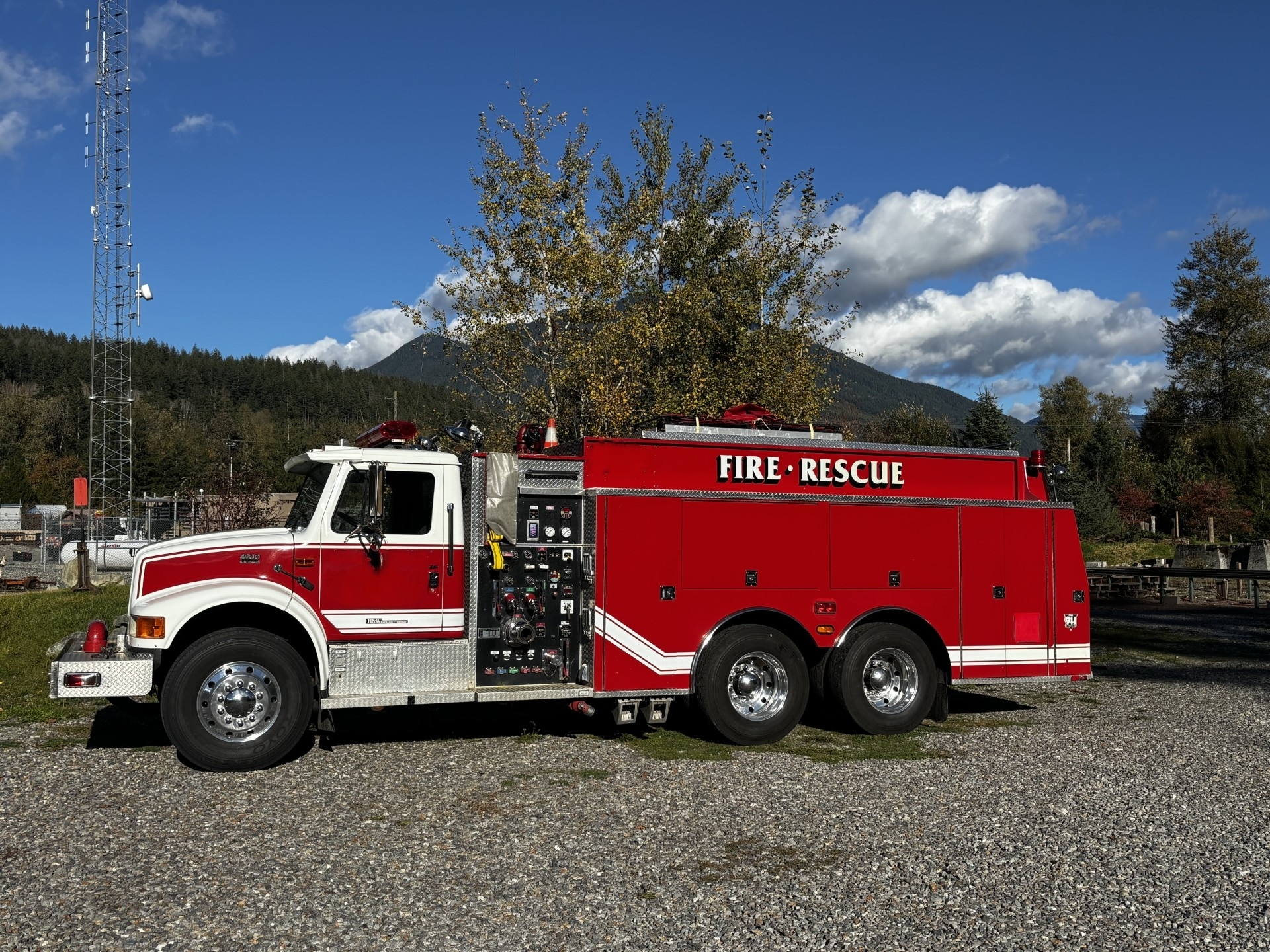 1995 H&W International Pumper Tanker - image 1