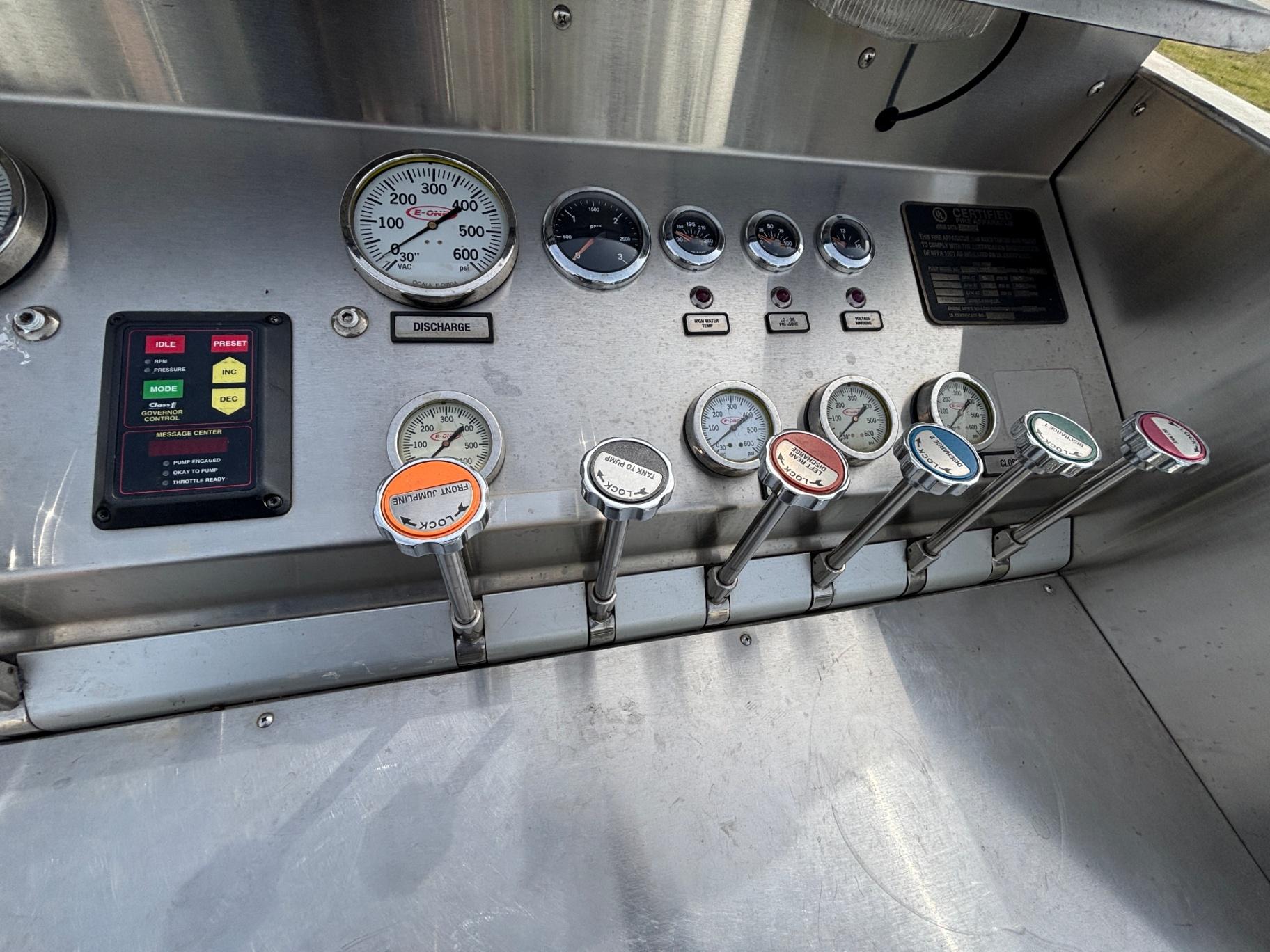 2004 E-One Freightliner Pumper - image 23