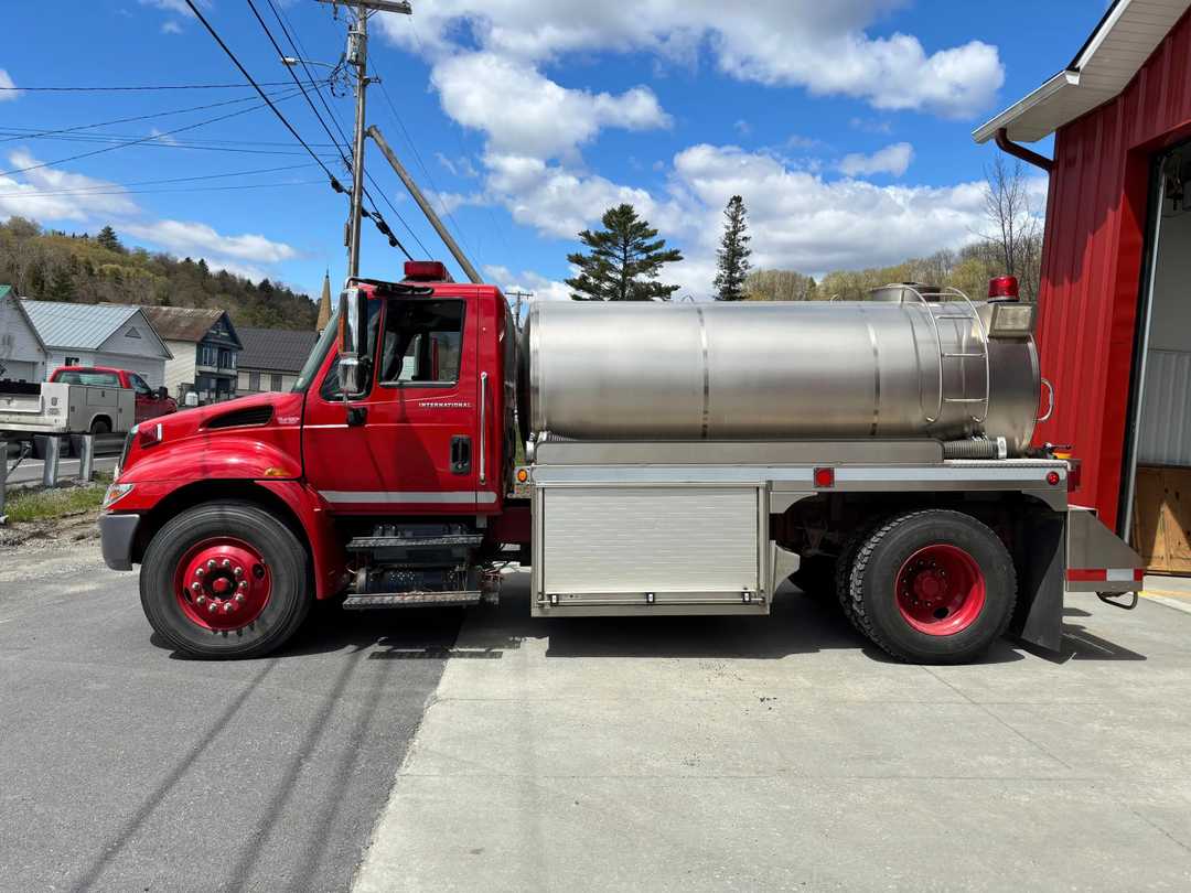 2006 International Tanker