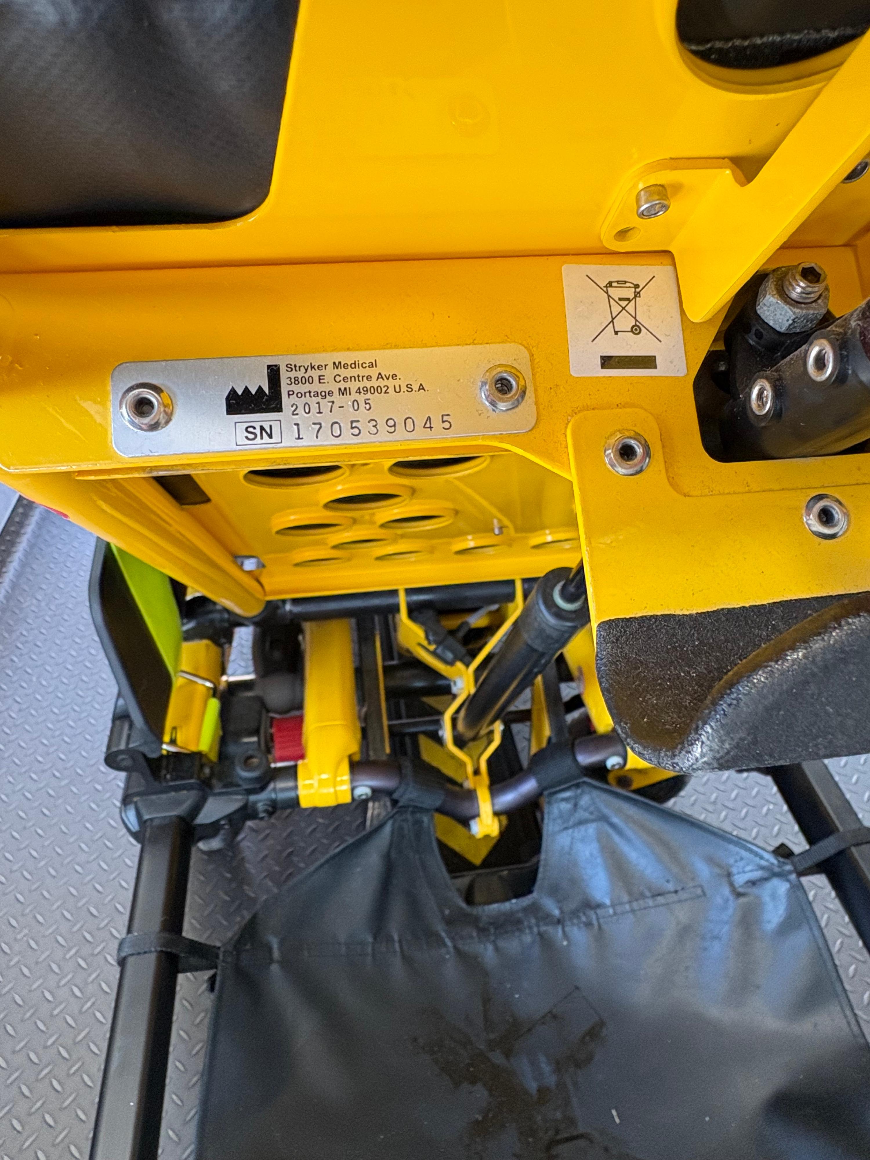 2019 Ford Econoline CUTAWAY Type III Ambulance - image 7