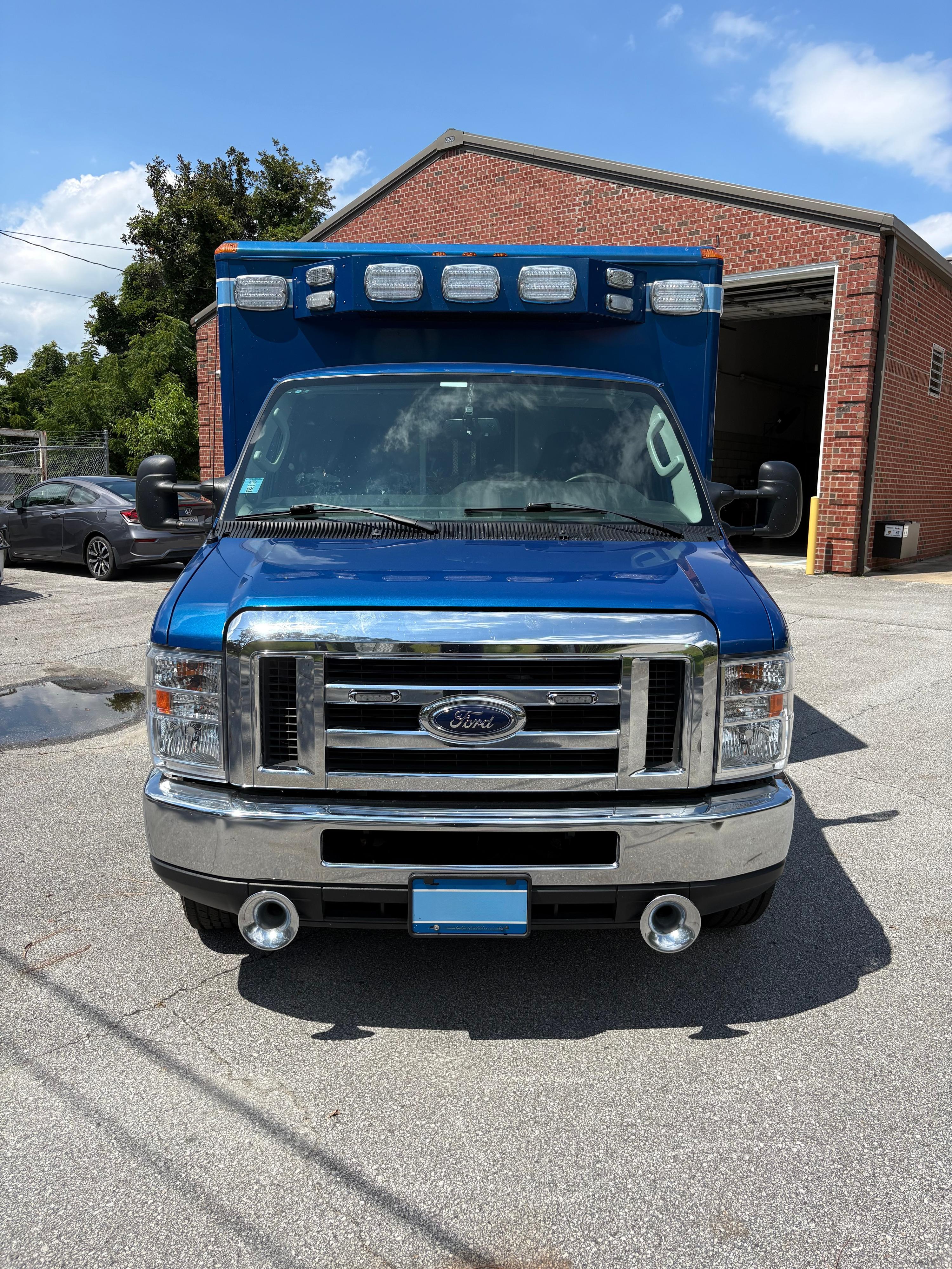 2019 Ford Econoline CUTAWAY Type III Ambulance - image 18