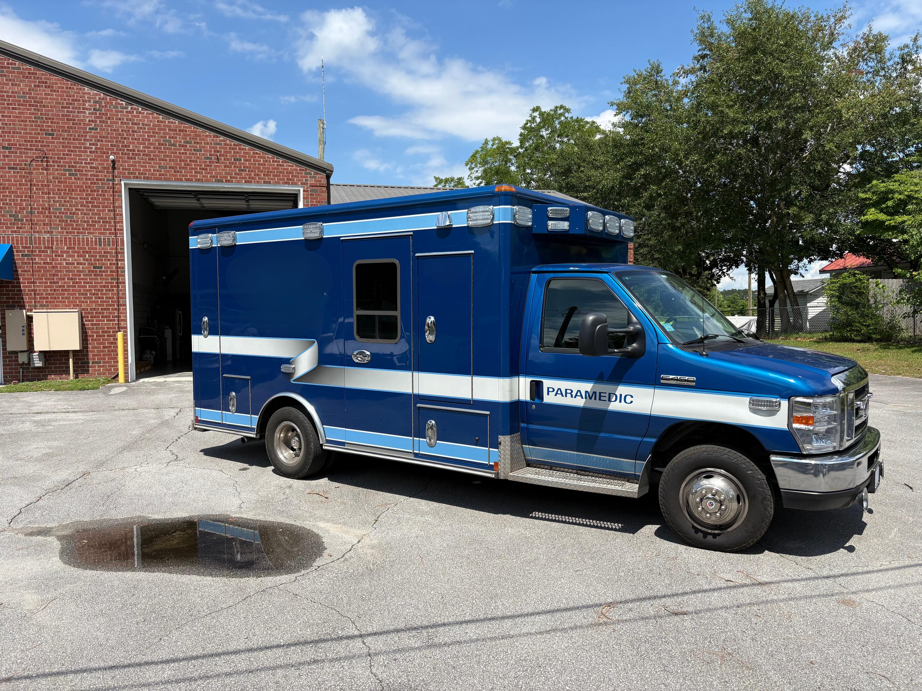 2019 Ford Econoline CUTAWAY Type III Ambulance - image 15