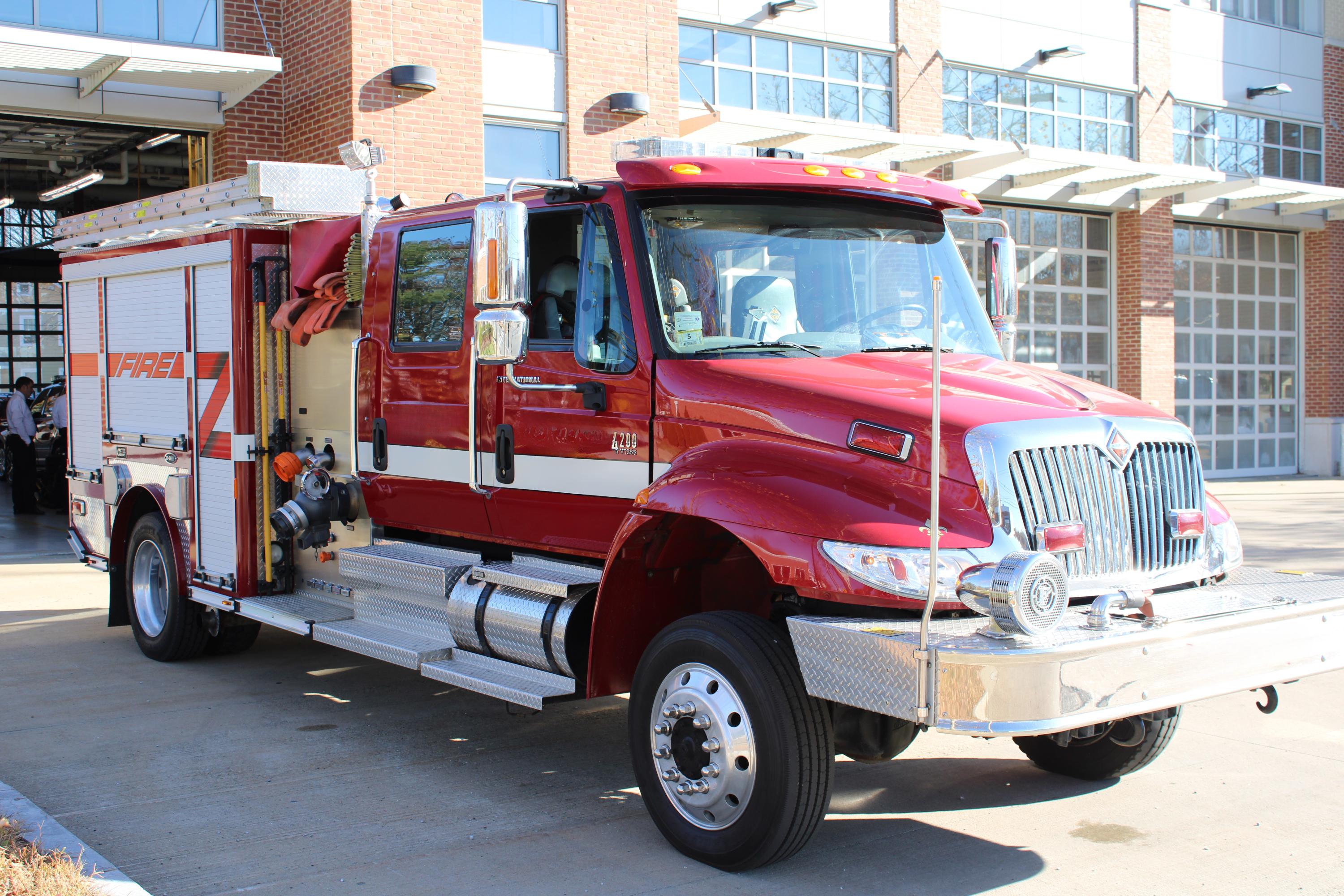 2007 International/E-One 4x4 Engine - image 1