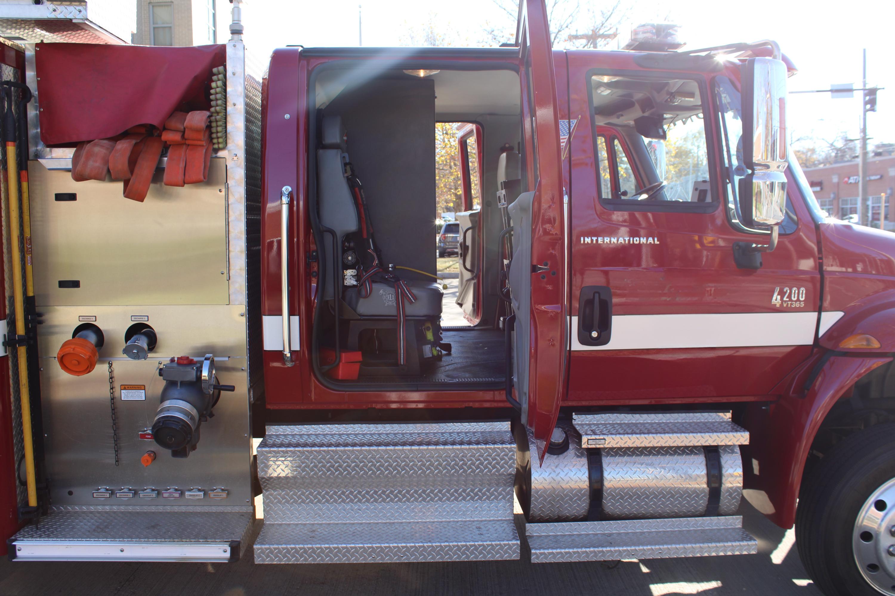 2007 International/E-One 4x4 Engine - image 7