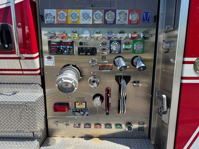 2008 Rosenbauer International 4x4 Pumper — photo 7