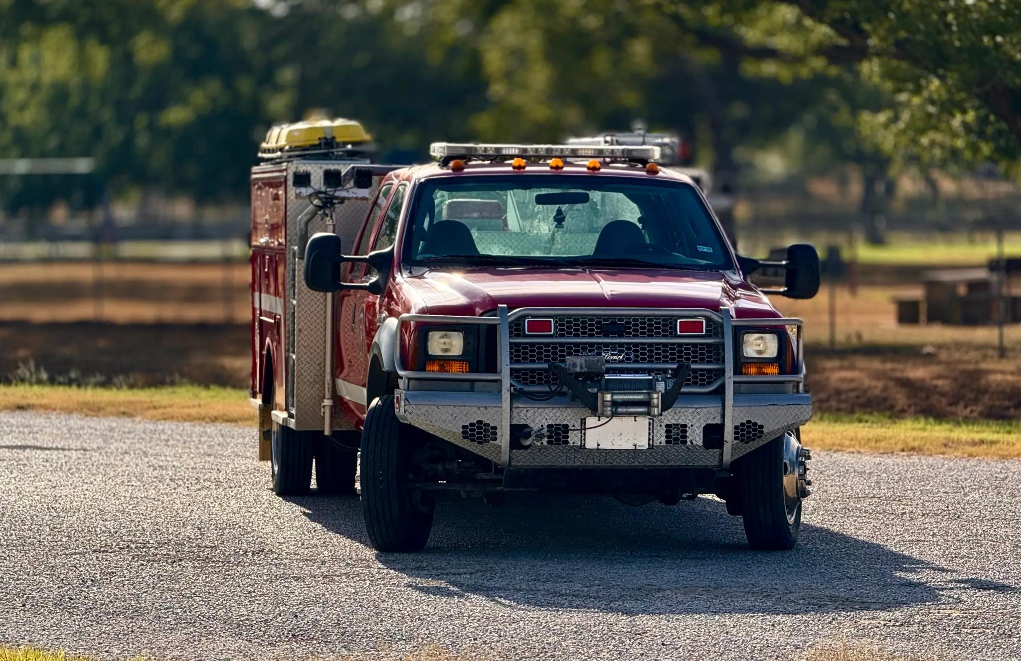 2005 Ford F550 Brush / Rescue / Squad 4x4 Mini Rescue - image 3