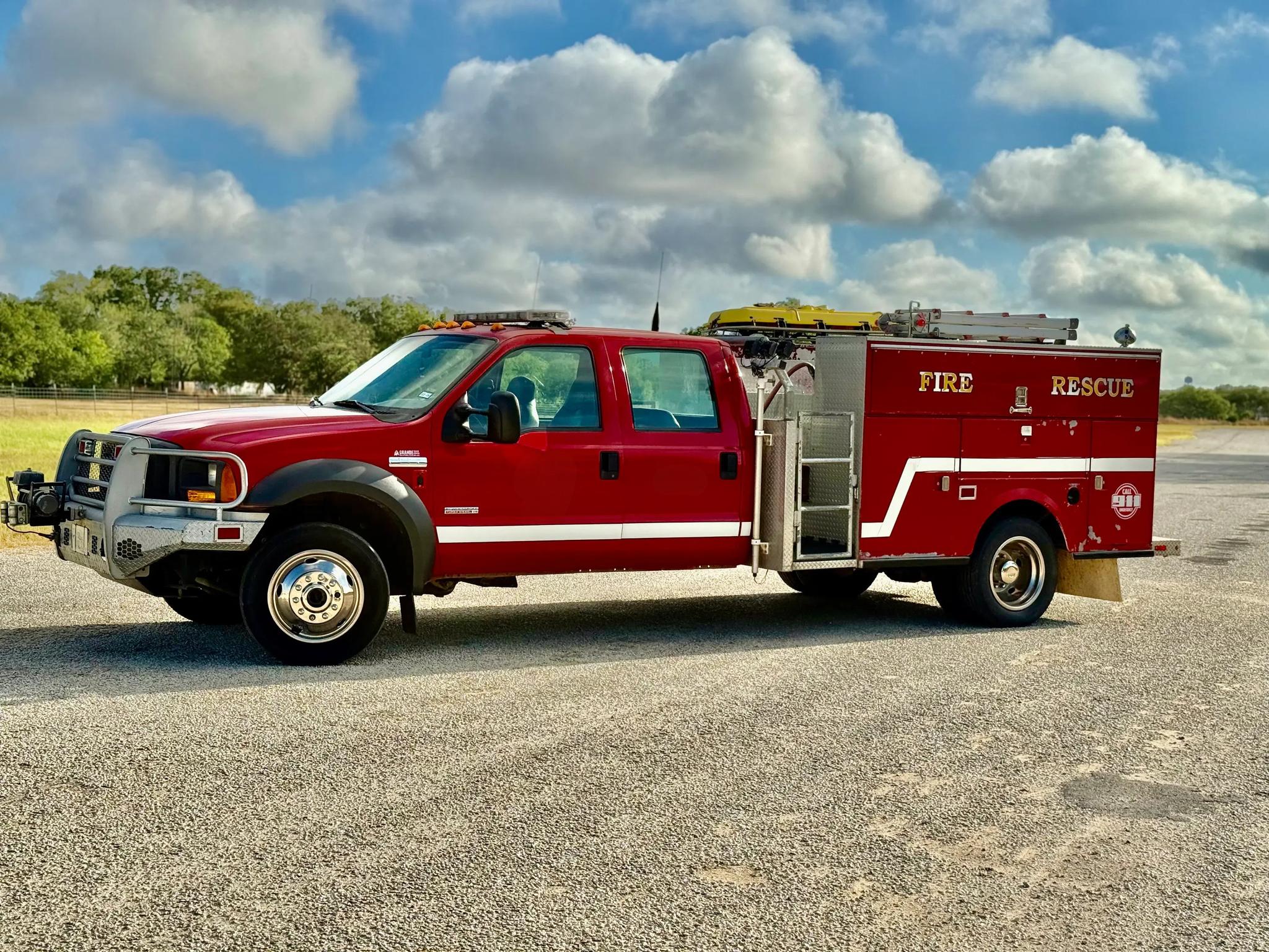 2005 Ford F550 Brush / Rescue / Squad 4x4 Mini Rescue - image 2