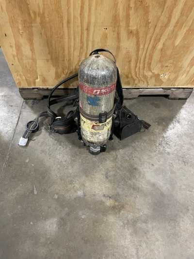 3M Scott Safety 5.5 X3 SCBA backframe w/ One 60min Cylinder