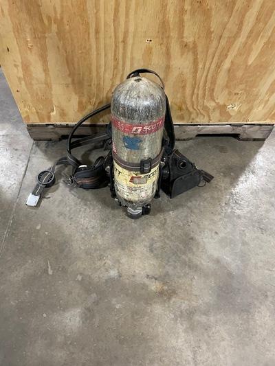 3M Scott Safety 5.5 X3 SCBA backframe w/ One 60min Cylinder