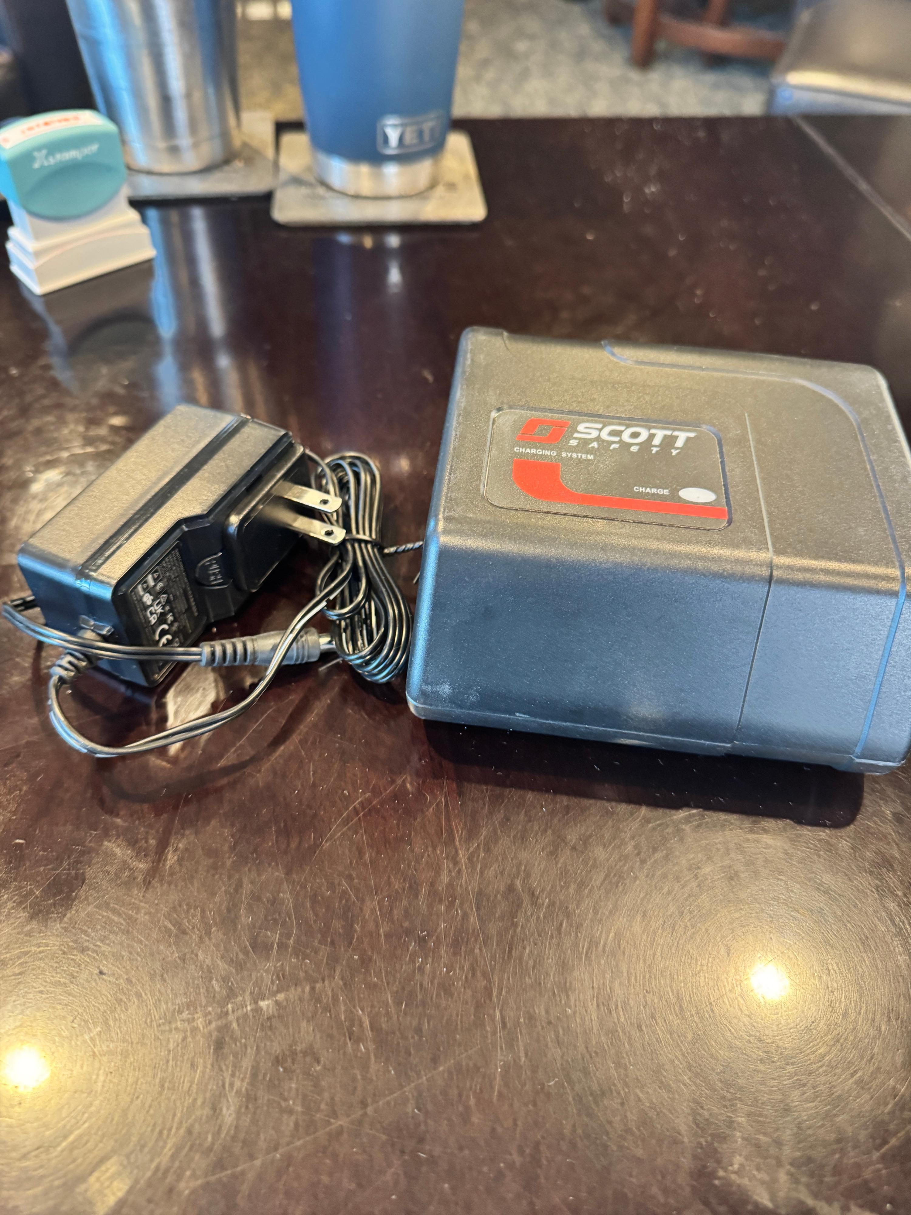 Scott Safety/ISG X380 Truck Charger - image 6