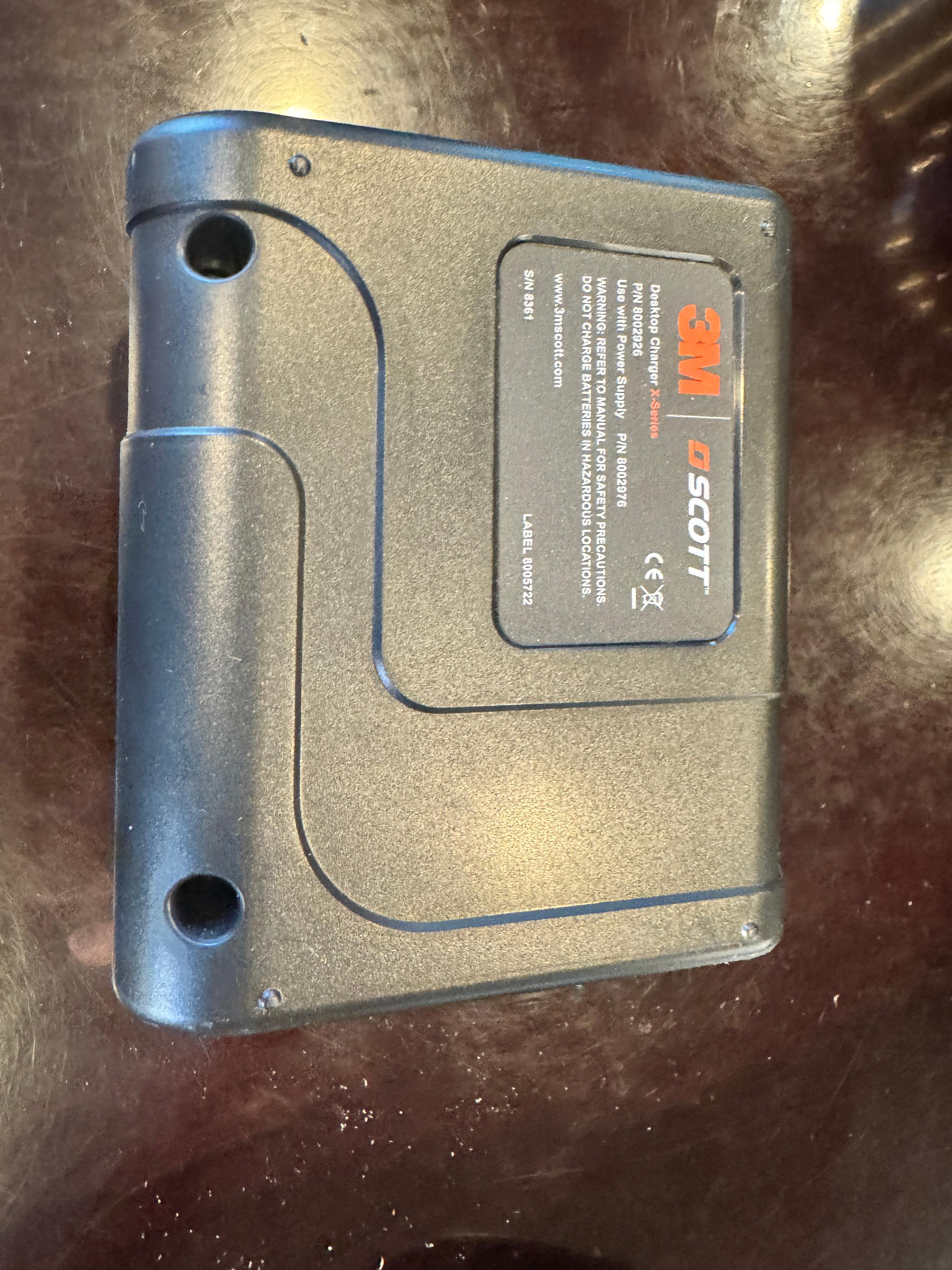 Scott Safety/ISG X380 Truck Charger - image 3